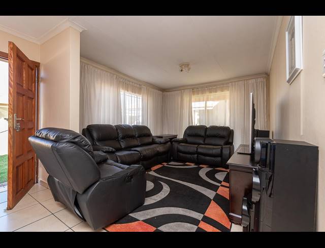 3 BEDROOM TOWNHOUSE SOLD IN ELANDSPARK